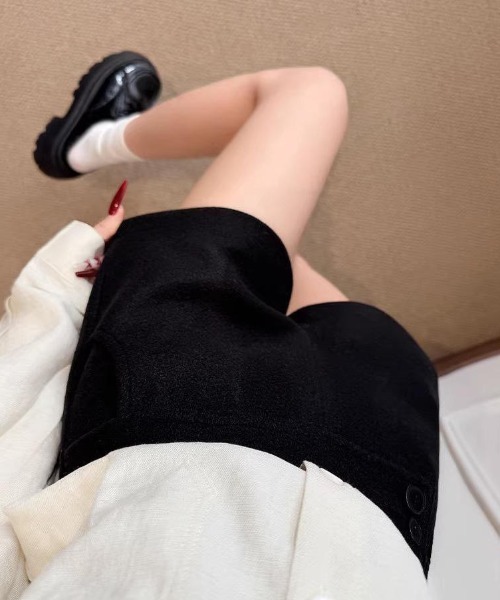 Vipoa(ヴィポア)の「Wool blend short pants(その他パンツ・レディース・グレー/ブラック・LARGE/MEDIUM)」の4枚目の写真