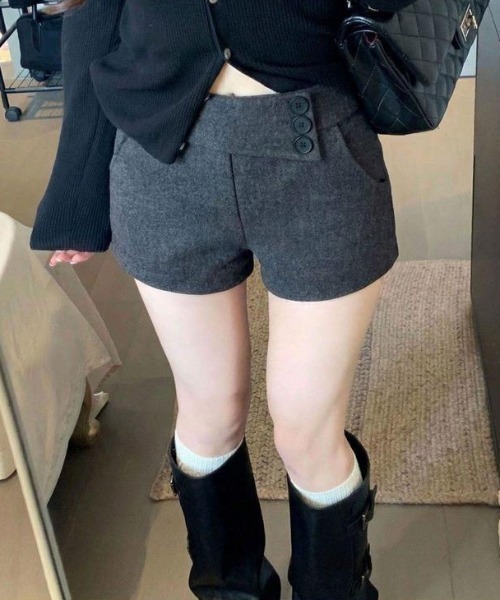 Vipoa(ヴィポア)の「Wool blend short pants(その他パンツ・レディース・グレー/ブラック・LARGE/MEDIUM)」の7枚目の写真