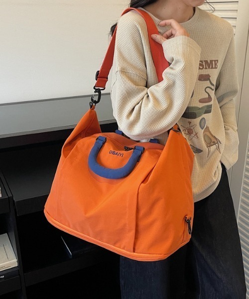 Alum'(アルム)の「【キャリーオン対応】バイカラーハンドル 2way大容量トラベルボストンバッグ(ボストンバッグ・レディース・ブラウン/パープル/ブラック/グレー/オレンジ/グリーン・FREE)」の6枚目の写真