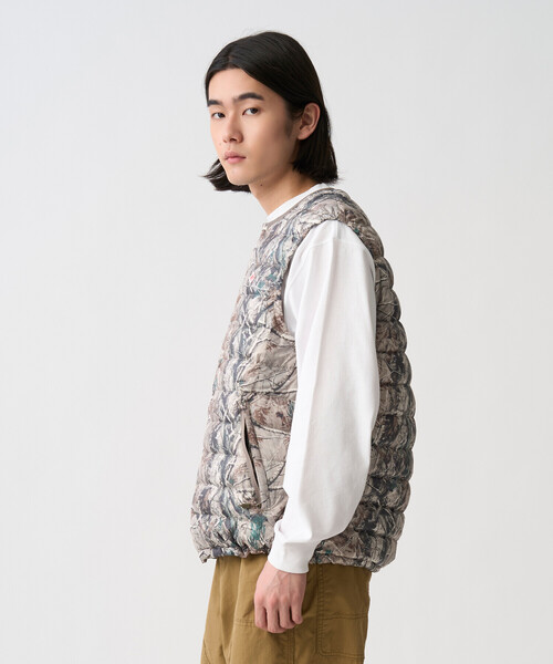 DANTON(ダントン)の「Men's Crewneck Inner Down Vest - Tree Camo Print(ダウンベスト・メンズ・ベージュ系その他・S/M/L/XL/XS/XXL)」の3枚目の写真