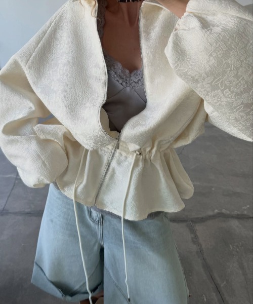 &soiree(アンドソワレ)の「ウエストドロストペプラムブルゾン(ブルゾン・レディース・アイボリー・MEDIUM/LARGE/SMALL)」の3枚目の写真