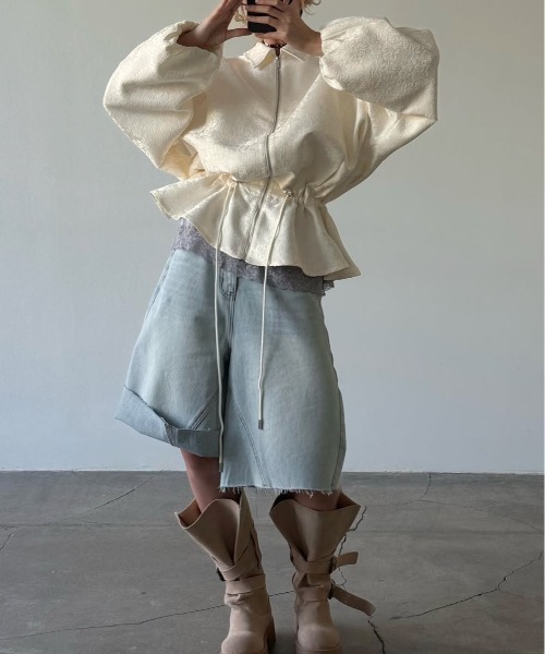 &soiree(アンドソワレ)の「ウエストドロストペプラムブルゾン(ブルゾン・レディース・アイボリー・MEDIUM/LARGE/SMALL)」の5枚目の写真