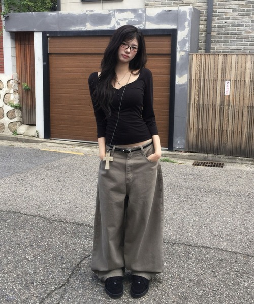 modimood(モディムード)の「フラップポケットバルーンコットンワイドパンツ(その他パンツ・レディース・カーキ/ブラウン・MEDIUM/SMALL)」の15枚目の写真