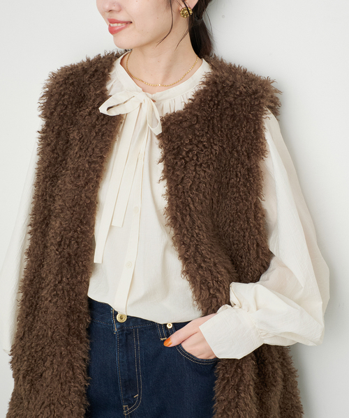 SLOBE IENA(スローブイエナ)の「ナロータイシアーギャザーブラウス(シャツ/ブラウス・レディース・ホワイト/ブラウン・FREE)」の1枚目の写真