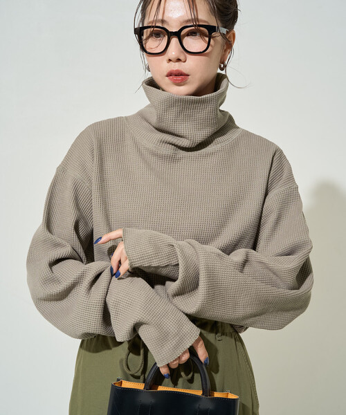 FREAK'S STORE(フリークスストア)の「限定展開 ヘビー ワッフル タートルネック チュニック プルオーバー(Tシャツ/カットソー・レディース・チャコール/グレー/ベージュ/オフホワイト/ブラウン/オリーブ・フリ-)」の6枚目の写真