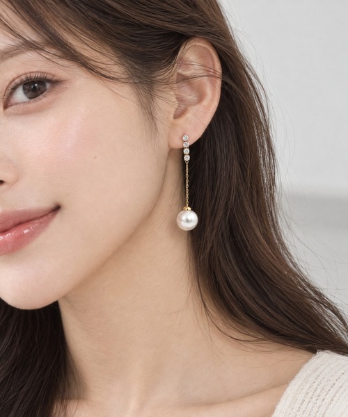 FUNALIVE(ファンアライブ)の「キュービック×パール チェーンピアス(サージカルステンレス)(ピアス(片耳用)・レディース・ゴールド・FREE)」の1枚目の写真