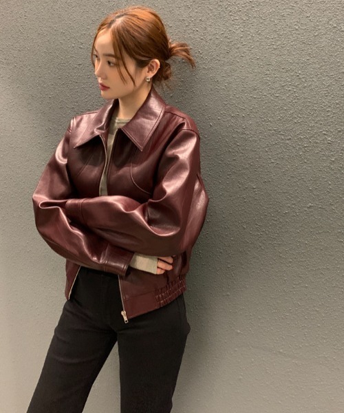 Aelina(エリナ)の「襟付きショートフェイクレザーカジュアルジャケット(ライダースジャケット・レディース・ボルドー/ダークブルー・FREE)」の18枚目の写真