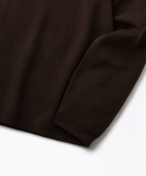 OUTSTANDING(アウトスタンディング)の「TURTLENECK LONG SLEEVE TEE_BROWN(Tシャツ/カットソー・メンズ・その他・MEDIUM/LARGE/X-LARGE)」の4枚目の写真
