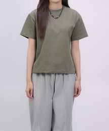 クローバーのお守りバックプリント クロップドTシャツ PIGMENT グリーン
