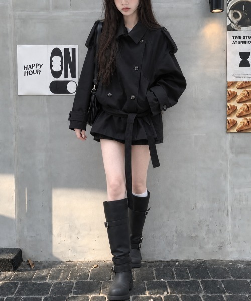 Aelina(エリナ)の「スタンドカラーダブルボタンウエストベルト付きミドル丈トレンチコート(トレンチコート・レディース・ブラック/ライトグリーン・FREE)」の3枚目の写真