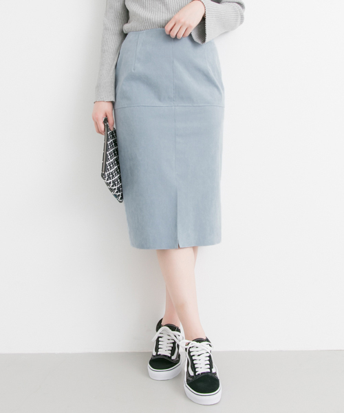 URBAN RESEARCH(アーバンリサーチ)の「UR フェイクスウェードスカート(スカート・レディース・ブルー/モカ・38/36)」の2枚目の写真
