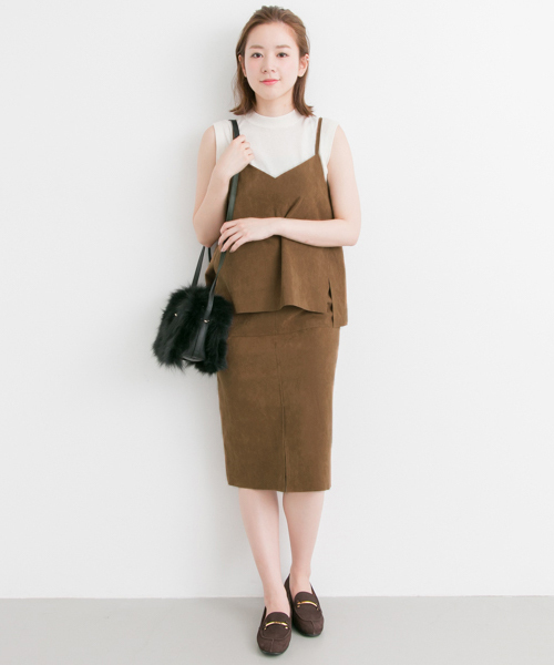 URBAN RESEARCH(アーバンリサーチ)の「UR フェイクスウェードスカート(スカート・レディース・ブルー/モカ・38/36)」の3枚目の写真