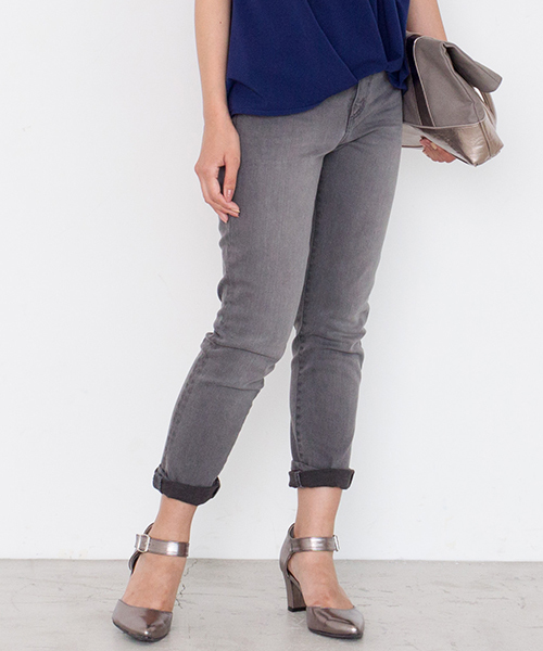 NATURAL BEAUTY BASIC（ナチュラルビューティーベーシック）の「【andGIRL 10月号掲載】スキニーデニムパンツ（デニムパンツ・レディース・ネイビー/グレー/ブラック・MEDIUM/SMALL/X-SMALL）」の2枚目の写真