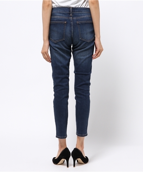 NATURAL BEAUTY BASIC（ナチュラルビューティーベーシック）の「【andGIRL 10月号掲載】スキニーデニムパンツ（デニムパンツ・レディース・ネイビー/グレー/ブラック・MEDIUM/SMALL/X-SMALL）」の6枚目の写真