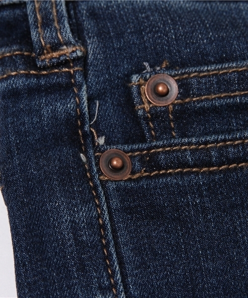 NATURAL BEAUTY BASIC（ナチュラルビューティーベーシック）の「【andGIRL 10月号掲載】スキニーデニムパンツ（デニムパンツ・レディース・ネイビー/グレー/ブラック・MEDIUM/SMALL/X-SMALL）」の8枚目の写真