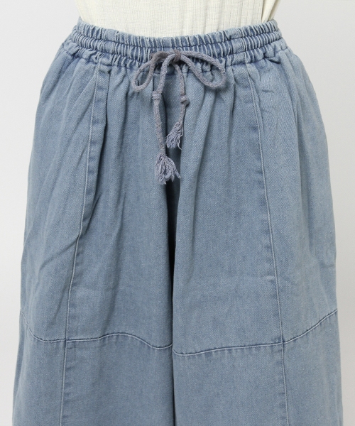 MERLOT（メルロー）の「リラックスデニムワイドパンツ2095（デニムパンツ・レディース・ブルー/ライトブルー・FREE）」の12枚目の写真