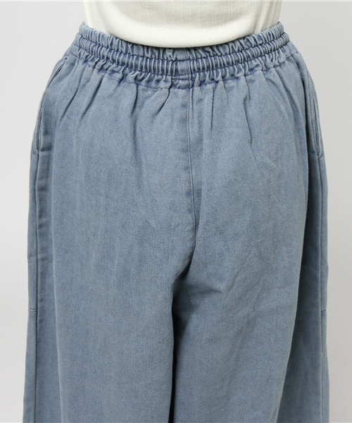 MERLOT（メルロー）の「リラックスデニムワイドパンツ2095（デニムパンツ・レディース・ブルー/ライトブルー・FREE）」の11枚目の写真