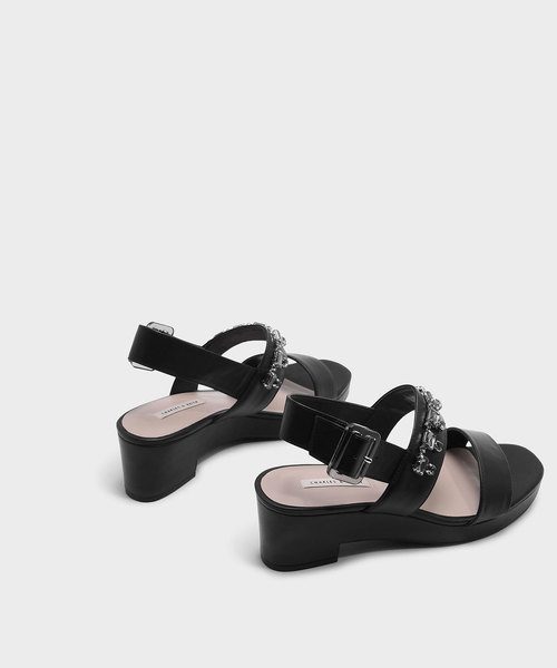 CHARLES & KEITH(チャールズ & キース)の「エンベリッシュスリングバックサンダル / EMBELLISHED SLINGBACK SANDALS(サンダル・レディース・ブラック/アイボリー・24.5cm/23cm/25cm/23.5cm)」の5枚目の写真
