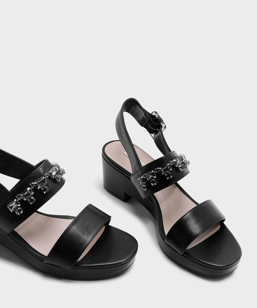 CHARLES & KEITH(チャールズ & キース)の「エンベリッシュスリングバックサンダル / EMBELLISHED SLINGBACK SANDALS(サンダル・レディース・ブラック/アイボリー・24.5cm/23cm/25cm/23.5cm)」の6枚目の写真