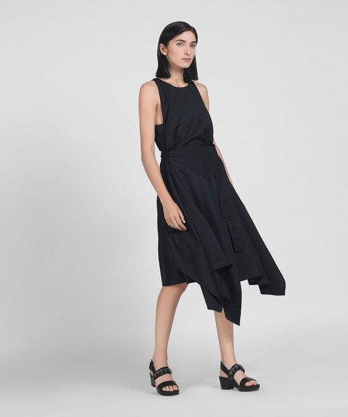 CHARLES & KEITH(チャールズ & キース)の「エンベリッシュスリングバックサンダル / EMBELLISHED SLINGBACK SANDALS(サンダル・レディース・ブラック/アイボリー・24.5cm/23cm/25cm/23.5cm)」の8枚目の写真