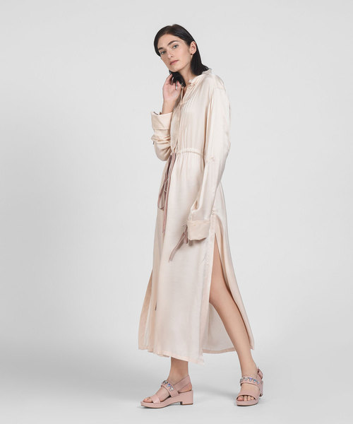 CHARLES & KEITH(チャールズ & キース)の「エンベリッシュスリングバックサンダル / EMBELLISHED SLINGBACK SANDALS(サンダル・レディース・ブラック/アイボリー・24.5cm/23cm/25cm/23.5cm)」の14枚目の写真