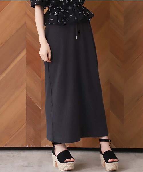 one after another NICE CLAUP（ワンアフターアナザーナイスクラップ）の「ワッフルミディスカート（スカート・レディース・アイボリー/グレー/ネイビー/ラベンダー/モカ/スミクロ・FREE）」の4枚目の写真