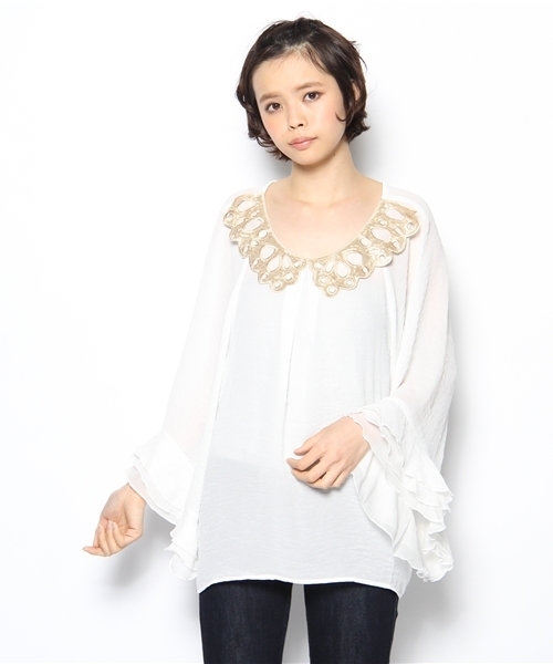 mystic（ミスティック）の「【mystic】 モチーフ付袖フリルP/O（シャツ/ブラウス・レディース・オフホワイト/ベージュ/ブラック/ネイビー・ﾌﾘ-）」の11枚目の写真