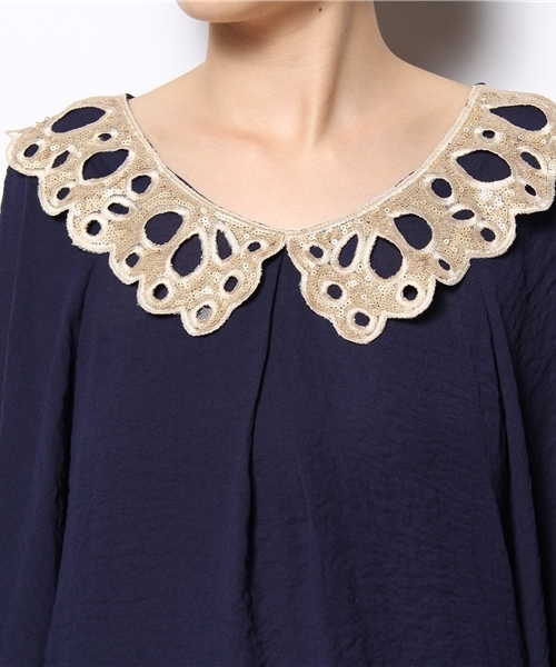 mystic（ミスティック）の「【mystic】 モチーフ付袖フリルP/O（シャツ/ブラウス・レディース・オフホワイト/ベージュ/ブラック/ネイビー・ﾌﾘ-）」の10枚目の写真