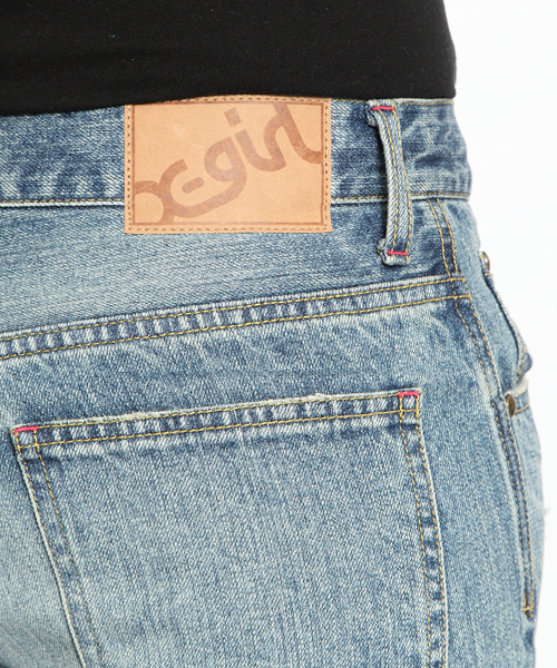 X-girl（エックスガール）の「VINTAGE STYLE JEAN（デニムパンツ・レディース・ライトインディゴブルー・24inch/25inch/26inch/27inch）」の3枚目の写真