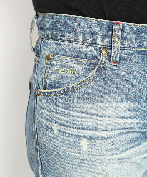 X-girl（エックスガール）の「VINTAGE STYLE JEAN（デニムパンツ・レディース・ライトインディゴブルー・24inch/25inch/26inch/27inch）」の4枚目の写真