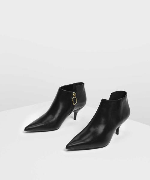 CHARLES & KEITH(チャールズ & キース)の「ポインテッドアンクルブーツ / POINTED ANKLE BOOTS(ブーツ・レディース・ブラック/ダークブラウン/グリーン・22.5cm/23cm/23.5cm/24.5cm/25cm/25.5cm)」の5枚目の写真