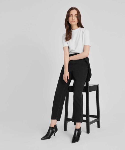 CHARLES & KEITH(チャールズ & キース)の「ポインテッドアンクルブーツ / POINTED ANKLE BOOTS(ブーツ・レディース・ブラック/ダークブラウン/グリーン・22.5cm/23cm/23.5cm/24.5cm/25cm/25.5cm)」の9枚目の写真