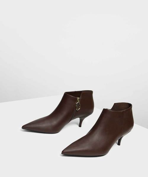 CHARLES & KEITH(チャールズ & キース)の「ポインテッドアンクルブーツ / POINTED ANKLE BOOTS(ブーツ・レディース・ブラック/ダークブラウン/グリーン・22.5cm/23cm/23.5cm/24.5cm/25cm/25.5cm)」の11枚目の写真