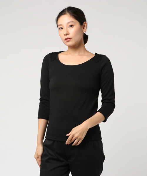 GeeRA(ジーラ)の「バックモチーフレース裏シャギープルオーバー(Tシャツ/カットソー・レディース・ブラック/オフホワイト/グレー/ボルドー・MEDIUM/LARGE/X-LARGE/SMALL)」の3枚目の写真