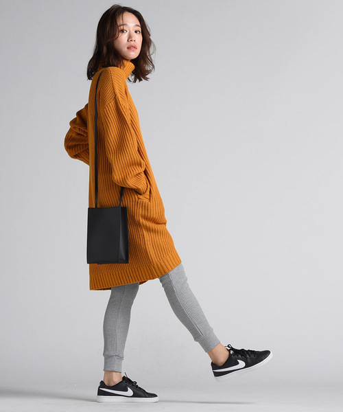 LIPSTAR（リップスター）の「3G片あぜボリュームニットチュニック（ニット/セーター・レディース・ネイビー/ブラウン/グレー/イエロー・M）」の13枚目の写真