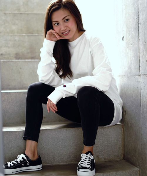 Champion(チャンピオン)の「【Champion/チャンピオン】オーバーサイズロンT/ビッグシルエット/オーバーサイズカットソー(Tシャツ/カットソー・レディース・ホワイト/ブラック/グレー・SMALL/MEDIUM/LARGE/X-LARGE)」の2枚目の写真