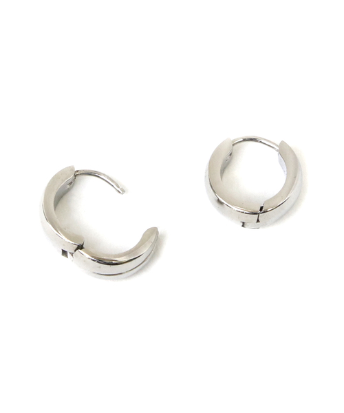 YArKA(ヤーカ)の「【YArKA/ヤーカ】stainless series wide circle pierce/ステンレス太幅サークルピアス(ピアス(両耳用)・レディース・ブラック/シルバー/ゴールド・FREE)」の4枚目の写真
