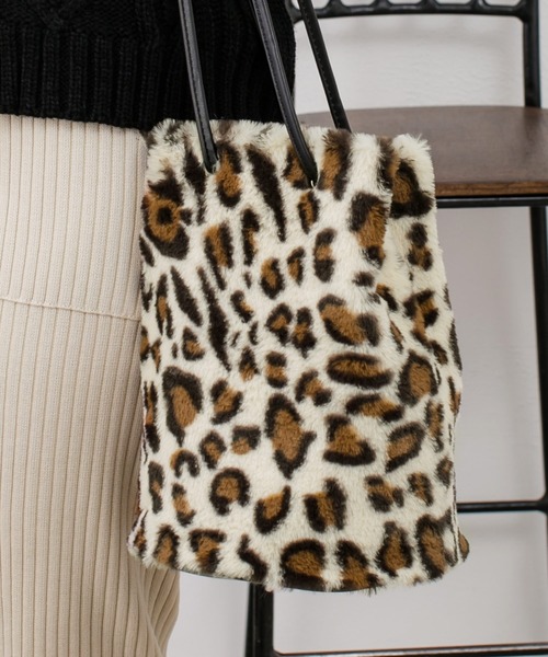 Julia Boutique(ジュリアブティック)の「アニマル柄フェイクファー巾着バッグ/550084(ハンドバッグ)」|ベージュ