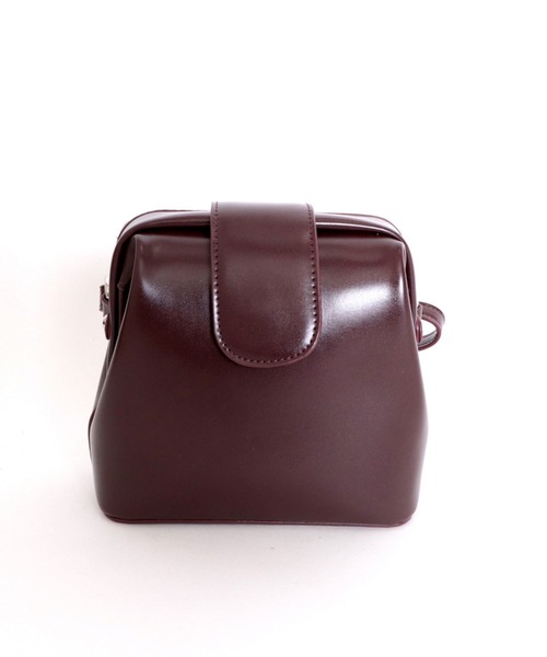 archives（アルシーヴ）の「ガラス合皮がま口ショルダー（ショルダーバッグ・レディース・ブラック/ベージュ/レンガ・MEDIUM）」の8枚目の写真