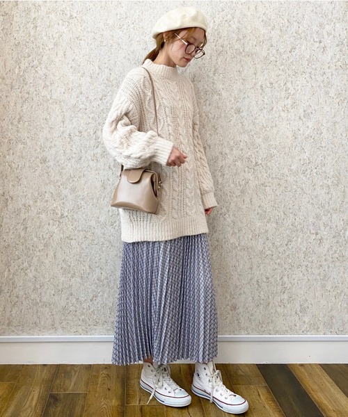 archives（アルシーヴ）の「ガラス合皮がま口ショルダー（ショルダーバッグ・レディース・ブラック/ベージュ/レンガ・MEDIUM）」の4枚目の写真