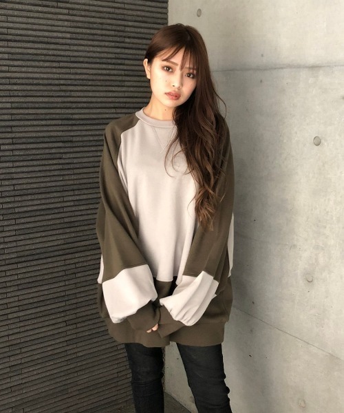 ENVYM(アンビー)の「スウィッチングルーズPO(Tシャツ/カットソー・レディース・ブラック/ブラウン/カーキ・FREE)」の13枚目の写真