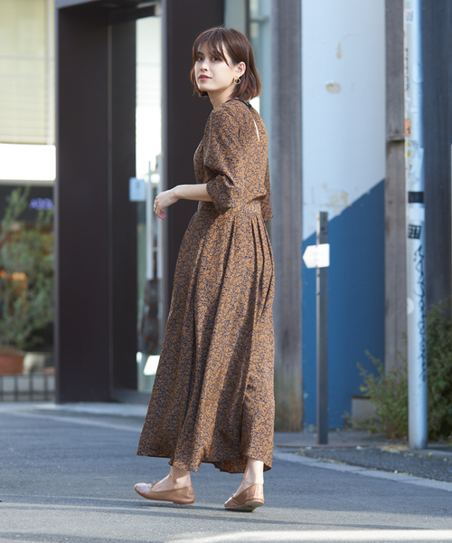 Rouge vif(ルージュヴィフ)の「【WEB&一部店舗限定】バックカシュクールワンピース(ワンピース・レディース・ブラック/ネイビー・フリー)」の2枚目の写真