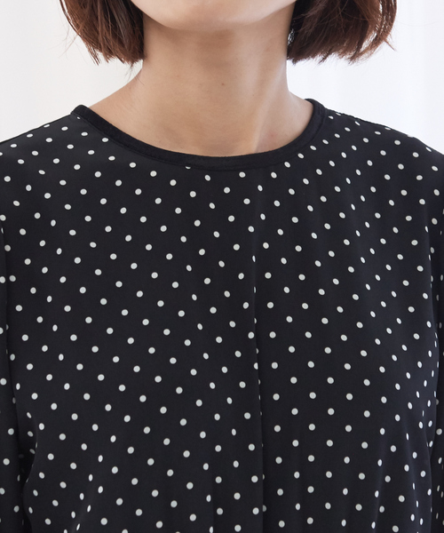 Rouge vif(ルージュヴィフ)の「【WEB&一部店舗限定】バックカシュクールワンピース(ワンピース・レディース・ブラック/ネイビー・フリー)」の4枚目の写真