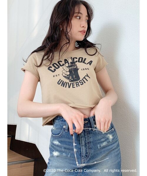 Coca Cola（コカコーラ）の「COCA-COLA UNIVERSITYショートTシャツ（Tシャツ/カットソー・レディース・ベージュ/レッド/オフホワイト・FREE）」の4枚目の写真