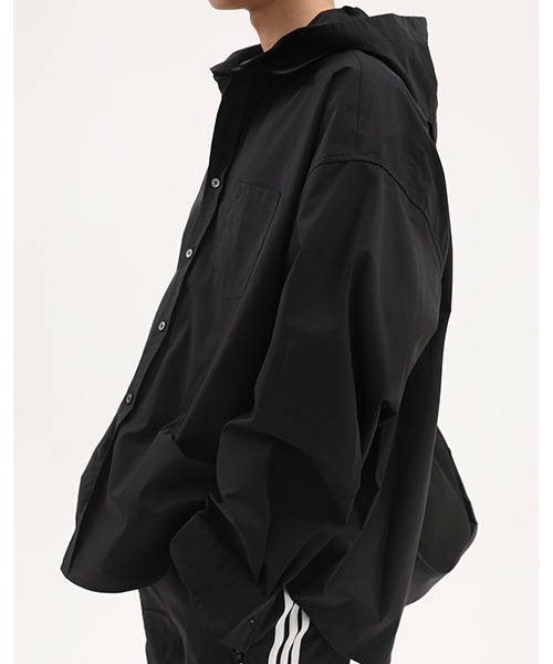 MASONPRINCE(メイソンプリンス)の「【MASONPRINCE】Trichromatic hoodie pockets shirt CS0956(シャツ/ブラウス・メンズ・ブラック/ホワイト/ベージュ・L/S/M)」の2枚目の写真