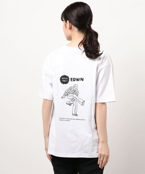 EDWIN（エドウィン）の「EDWIN x ニシクボサユリ アーティストコラボTシャツ（Tシャツ/カットソー・レディース・ホワイト/ブラック/ホワイト系その他/グレイッシュブルー・MEDIUM/LARGE/X-LARGE）」の7枚目の写真