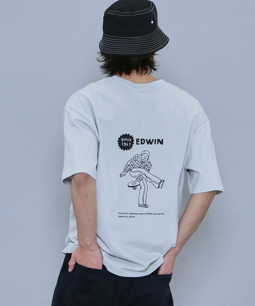 EDWIN（エドウィン）の「EDWIN x ニシクボサユリ アーティストコラボTシャツ（Tシャツ/カットソー・レディース・ホワイト/ブラック/ホワイト系その他/グレイッシュブルー・MEDIUM/LARGE/X-LARGE）」の10枚目の写真