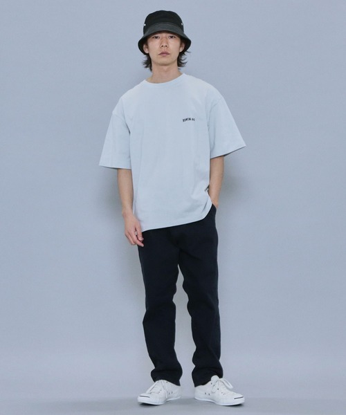 EDWIN（エドウィン）の「EDWIN x ニシクボサユリ アーティストコラボTシャツ（Tシャツ/カットソー・レディース・ホワイト/ブラック/ホワイト系その他/グレイッシュブルー・MEDIUM/LARGE/X-LARGE）」の15枚目の写真