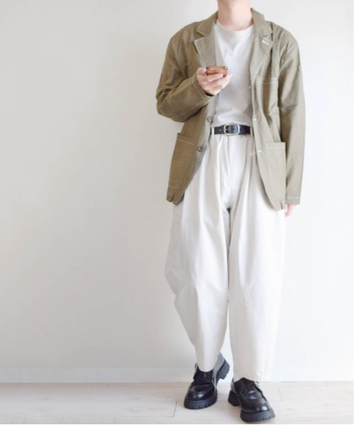 Burner(バーナー)の「【BURNER SELECT】綿麻ストレッチラペルトカバーオール(ステッチ配色)(カバーオール・メンズ・ベージュ/ブラック/キナリ/カーキ/ネイビー・XL/L/M)」の19枚目の写真