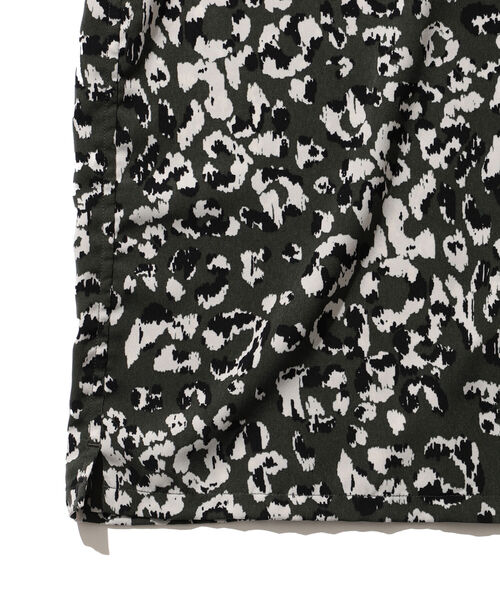 BEAMS（ビームス）の「BEAMS / プリント ルーズ オープン カラーシャツ（シャツ/ブラウス・メンズ・ダークグリーン/ベージュ・SMALL/MEDIUM/LARGE/X-LARGE）」の4枚目の写真